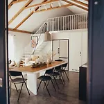 Wolny Villa